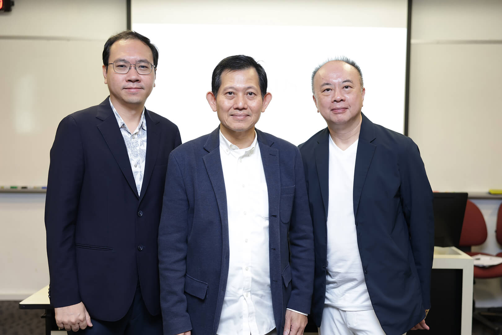 (from left to right): Mr David Chee, Partner, WongPartnership LLP; Mr Allen Lim, IBF Fellow (2021), Financial Planning Founder, Adviser’s Harbour; and Mr Stephen Chew, Principal Consultant, Summit Planners Pte Ltd offered guidance on financial strategies and philanthropic impact during the legacy planning session.