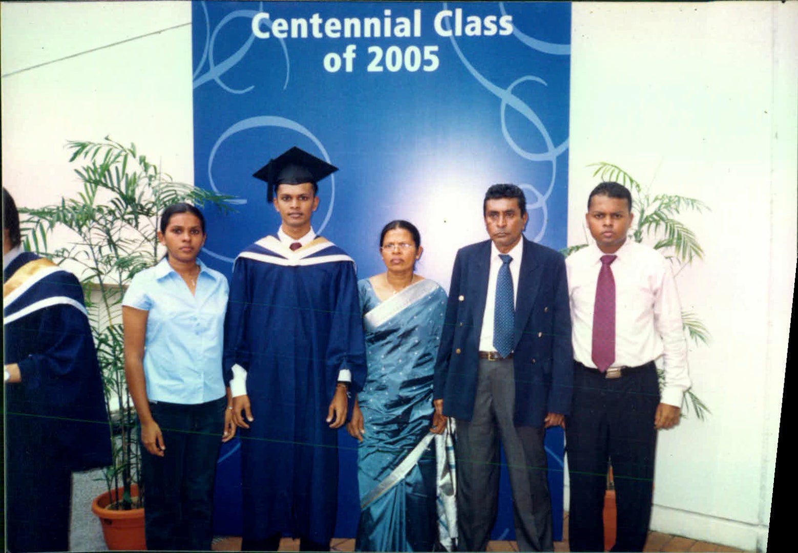 Assoc Prof Nanayakkara at his NUS graduation in 2005.